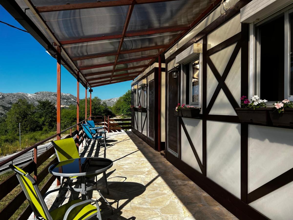 Villa Glamping Lovcen à Njegusi Extérieur photo